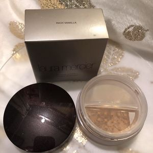 Laura Mercier Mineral Powder